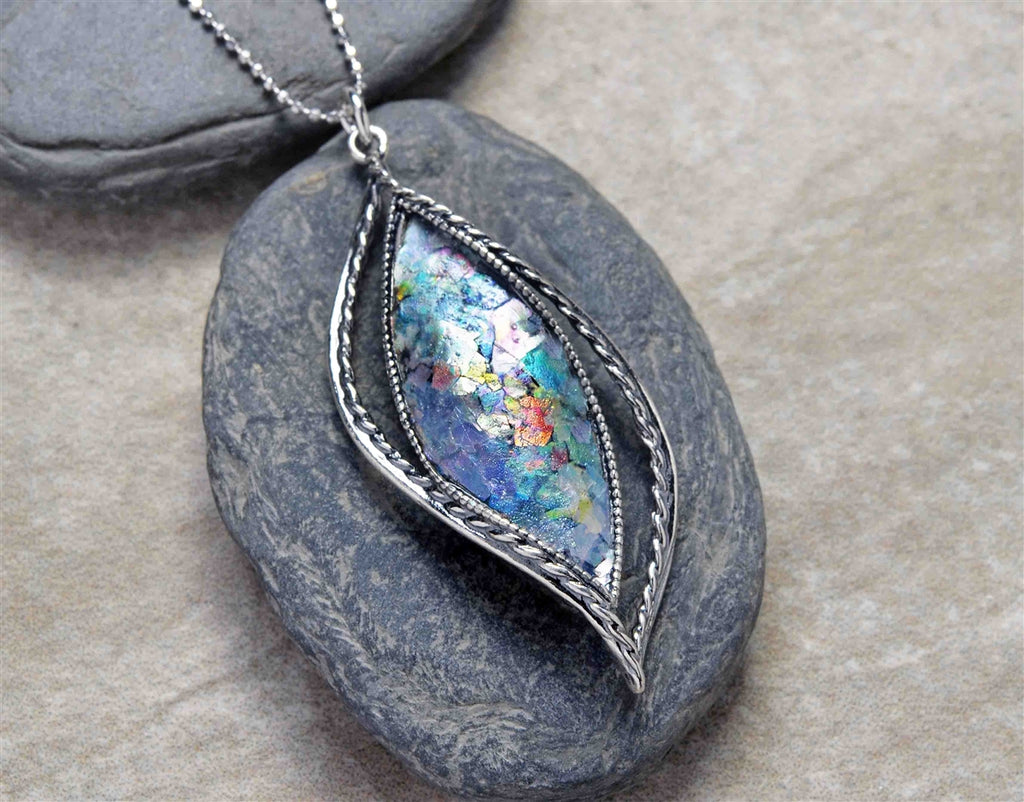 Wave Roman Glass Necklace