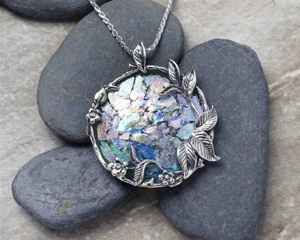 Vine Roman Glass Necklace