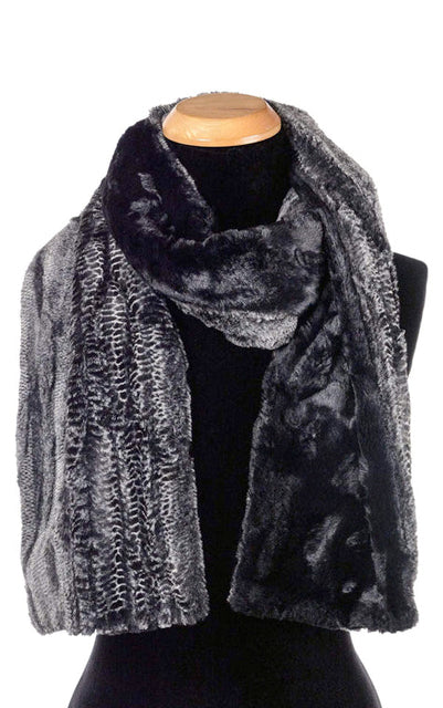 SCARF - CUDDLY FAUX FUR IN BLACK WITH RATTLE N SHAKE