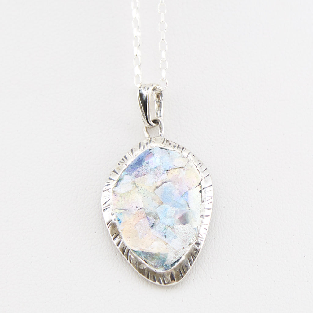 Graceful Roman Glass Necklace