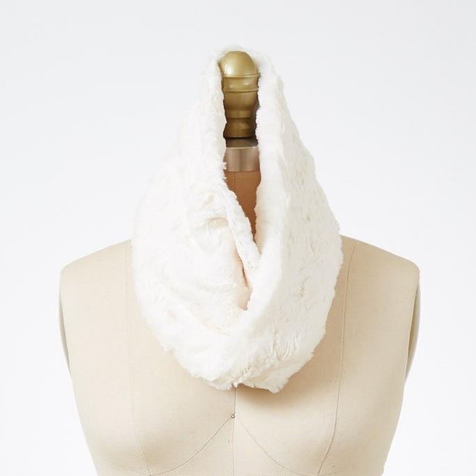 Pearl Luxury Faux Fur Neck Warmer