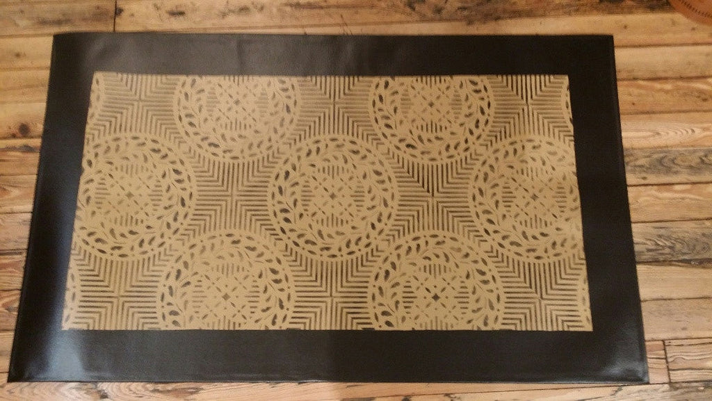 Edward Durant House Circle Floorcloth with Border in Sage Green - Size 24" x 36"