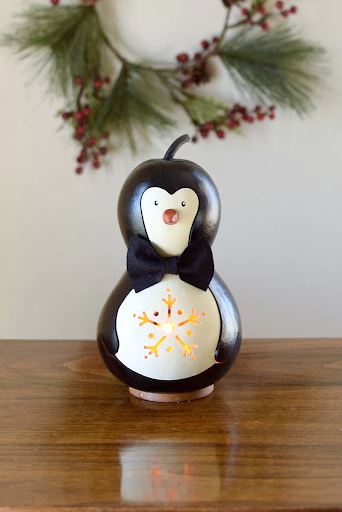 Perry the Penguin Small Lit Gourd