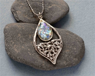 Vine Leaf Roman Glass Necklace