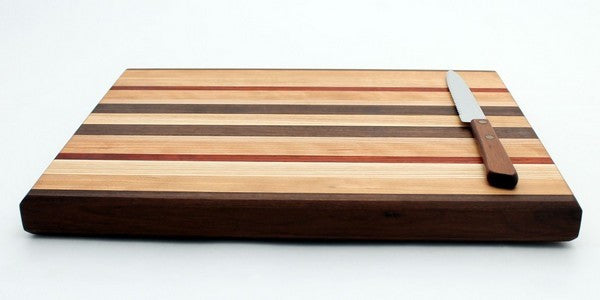 Medium Cutting Board with Stripes in Oak - Size 10"x13"
