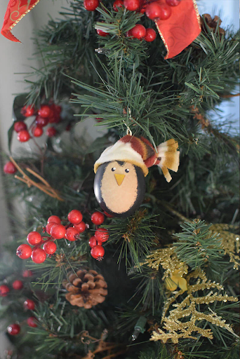 Paul the Penguin Ornament Gourd