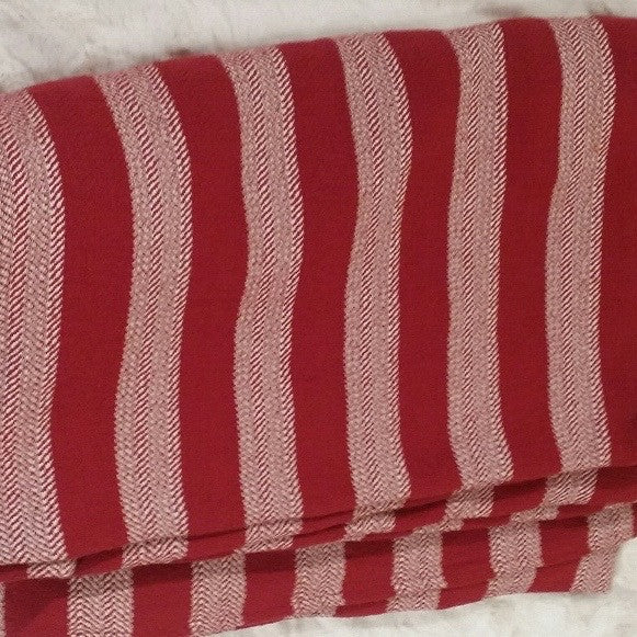 Chevron Stripe Queen Blanket in Red/White
