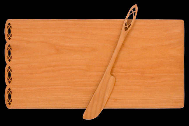 Cheese Board with Spreader with Reflecting Design